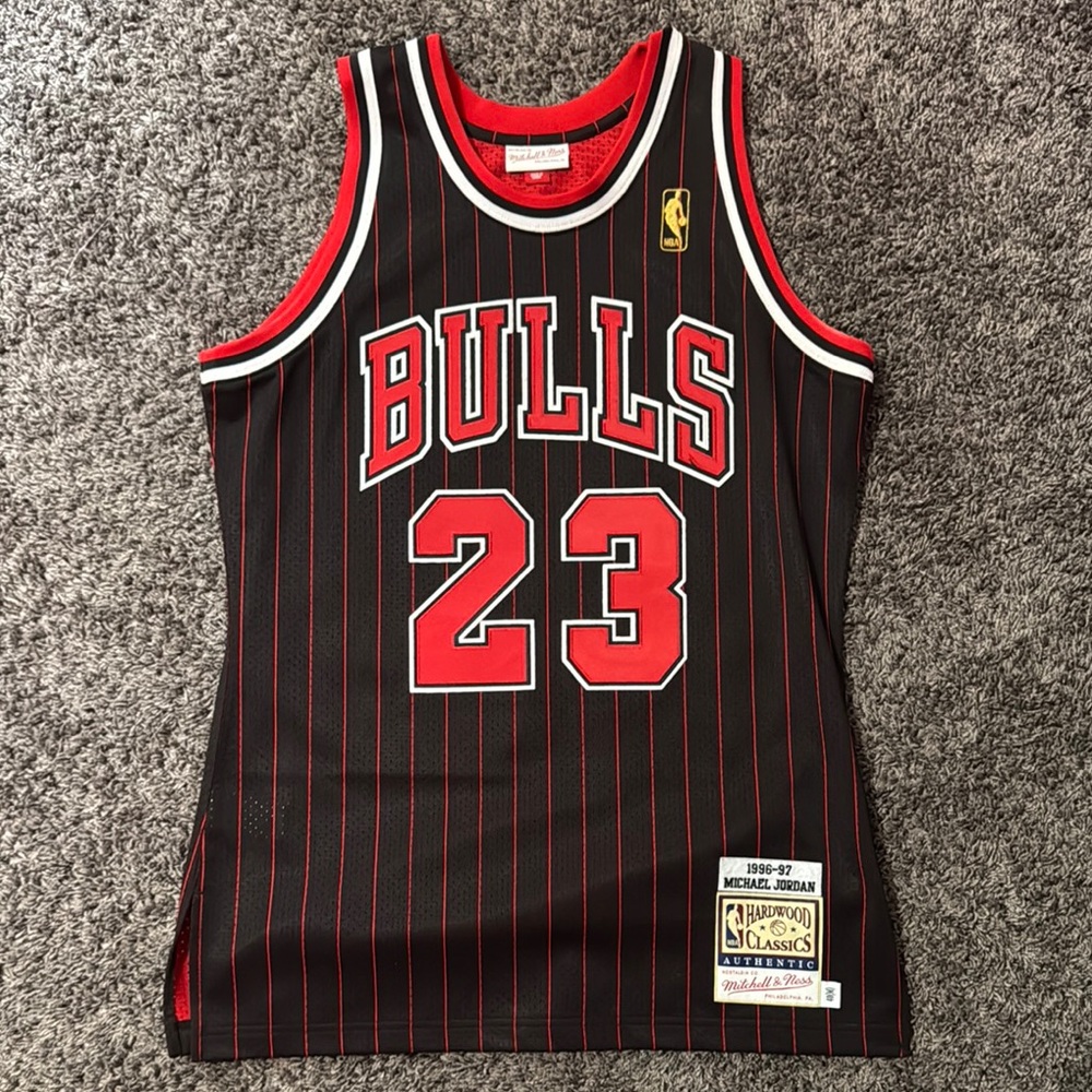Mitchell & Ness Bulls Pinstripe Jersey - Black and Red